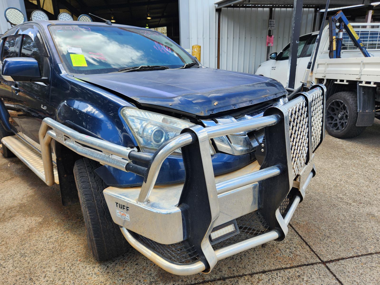 Isuzu Dmax 2014 4 Door Utility View Isuzu Dmax 2014 4 Door Utility