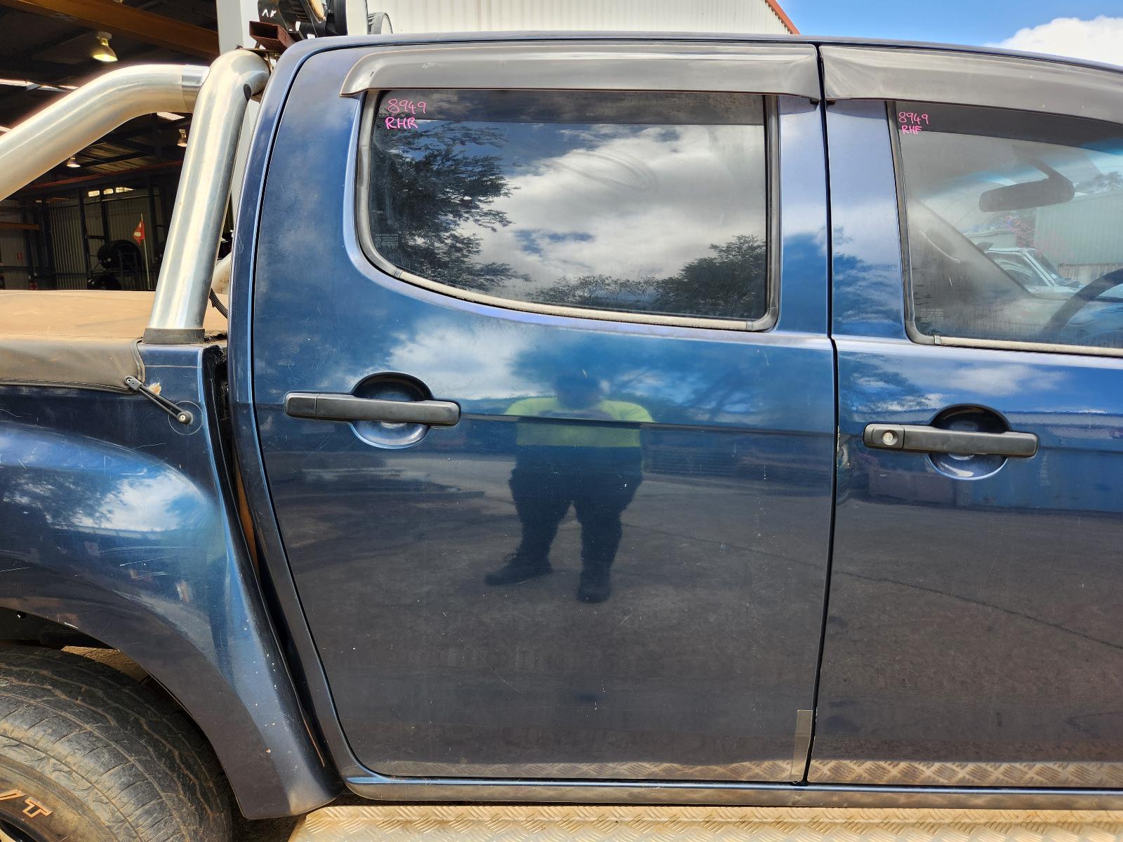 Isuzu Dmax 2014 4 Door Utility View Isuzu Dmax 2014 4 Door Utility