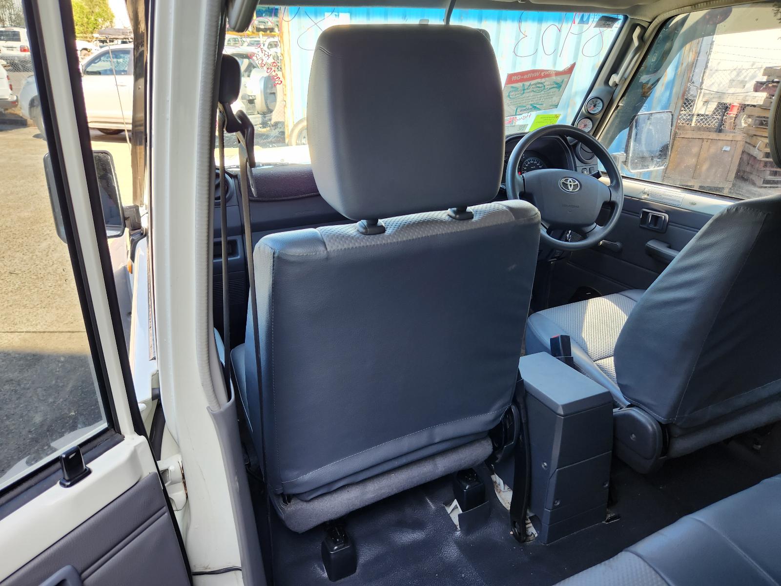 View Toyota Landcruiser 2017 4 Door Station Wagon