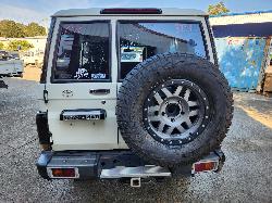 View Toyota Landcruiser 2017 4 Door Station Wagon