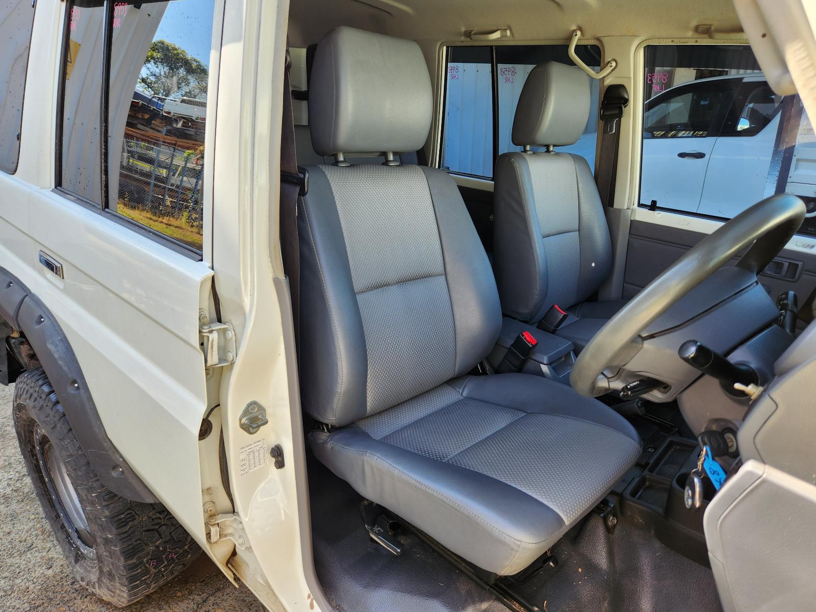 View Toyota Landcruiser 2017 4 Door Station Wagon