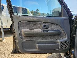 View Toyota Hilux 2002 4 Door Utility