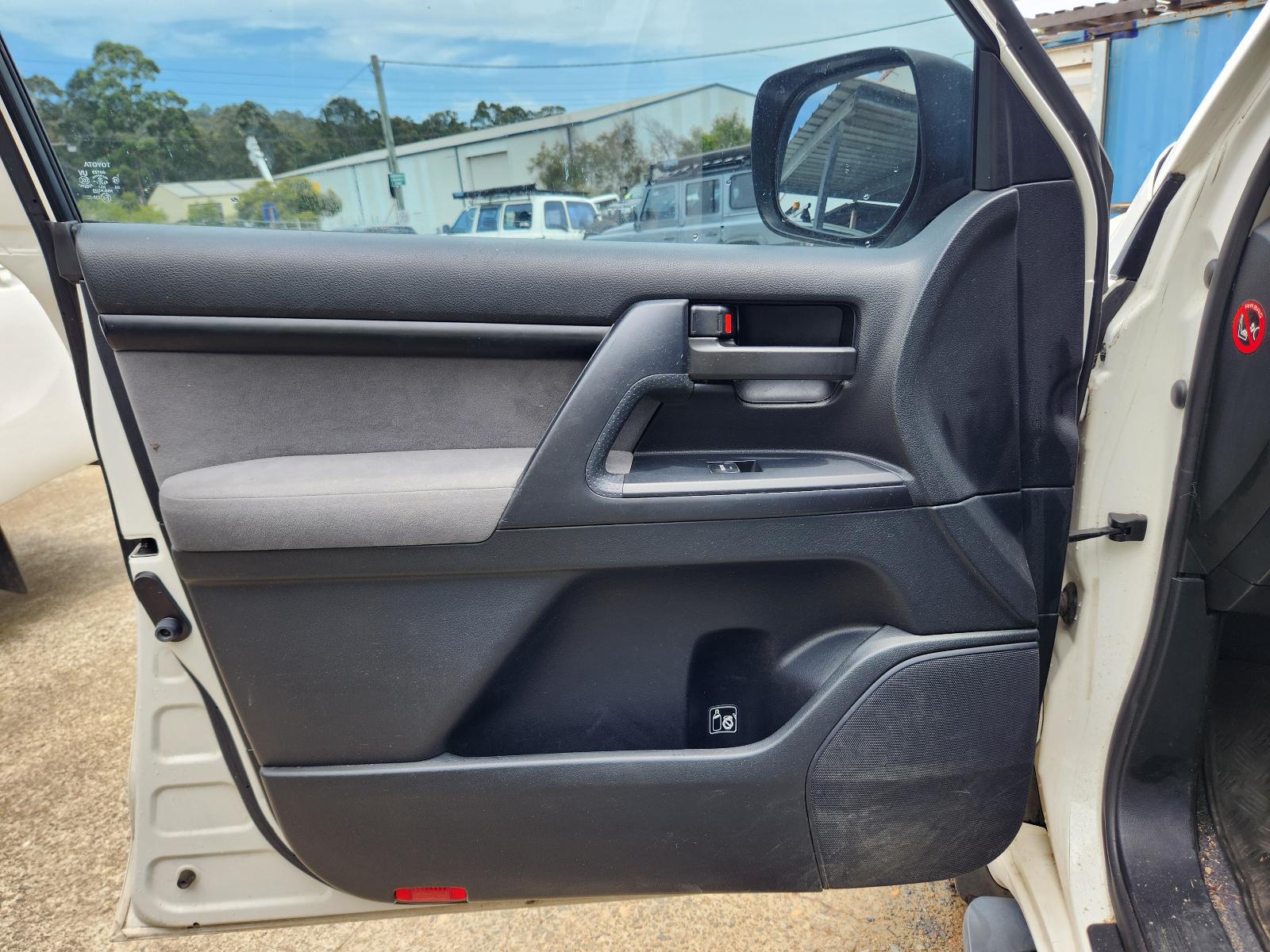 View Toyota Landcruiser 2007 4 Door Station Wagon