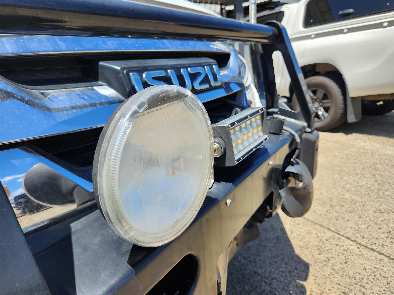 Isuzu Dmax 2019 4 Door Utility View Isuzu Dmax 2019 4 Door Utility