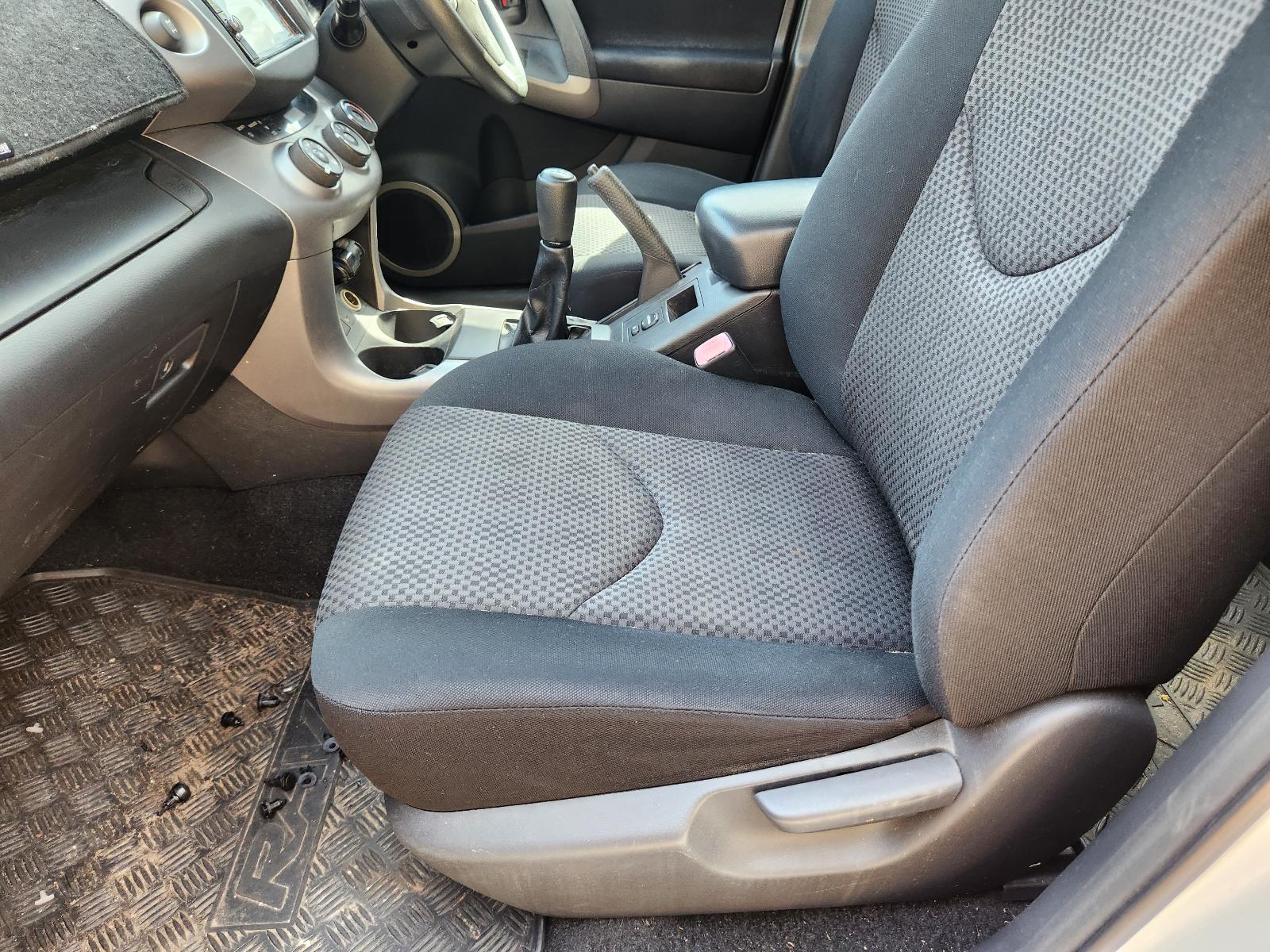 View Toyota Rav4 2006 4 Door Station Wagon