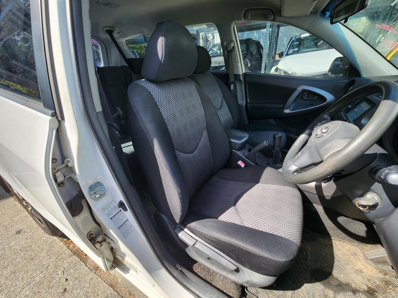 View Toyota Rav4 2006 4 Door Station Wagon