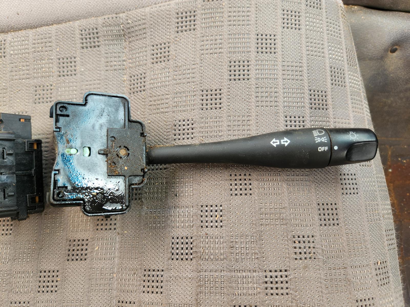 View Nissan Navara 2002 2 Door Pickup