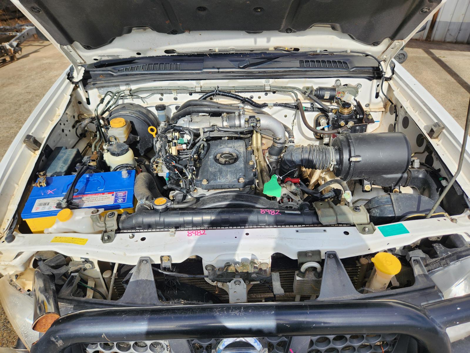 View Nissan Navara 2002 2 Door Pickup