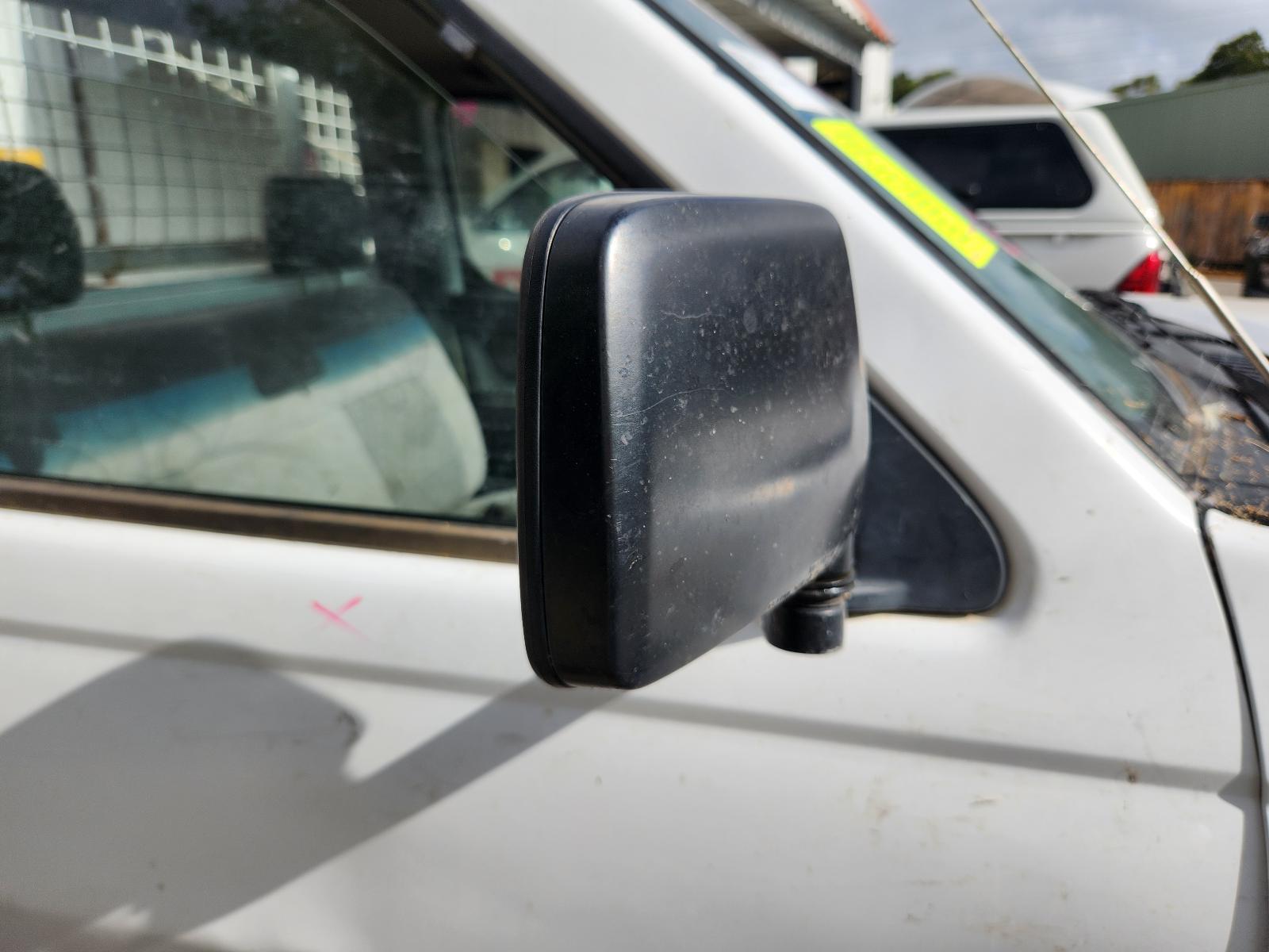 View Nissan Navara 2002 2 Door Pickup