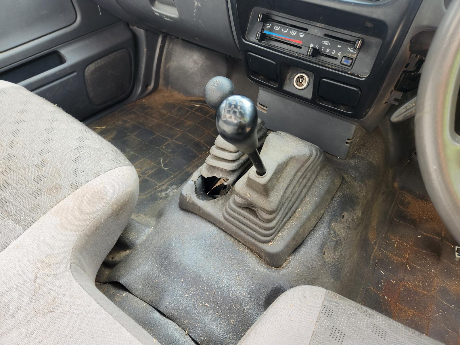 View Nissan Navara 2002 2 Door Pickup