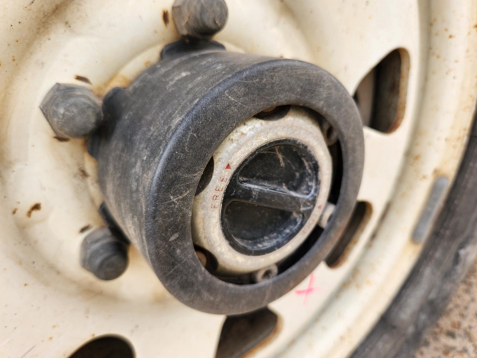 View Nissan Navara 2002 2 Door Pickup