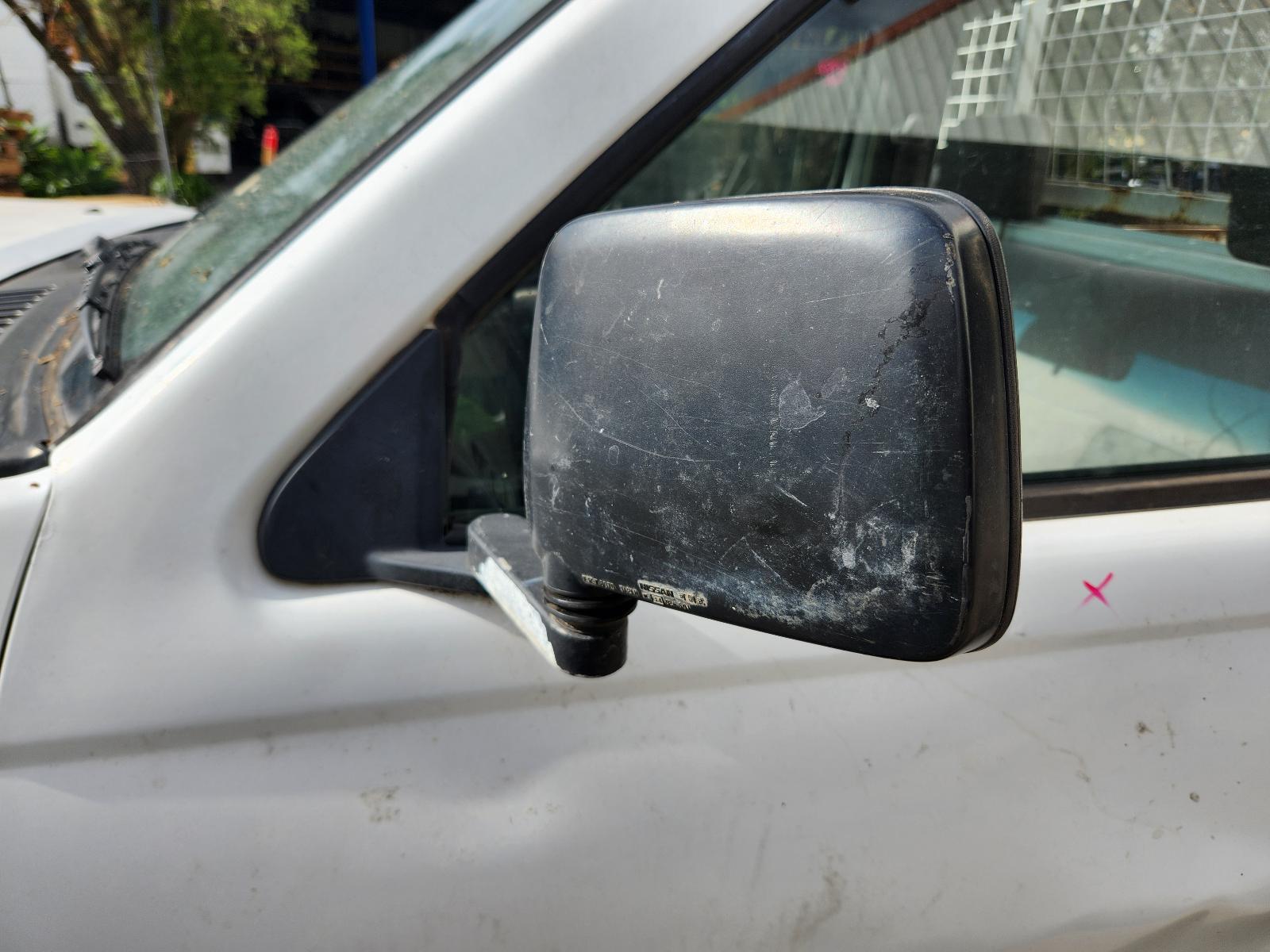 View Nissan Navara 2002 2 Door Pickup