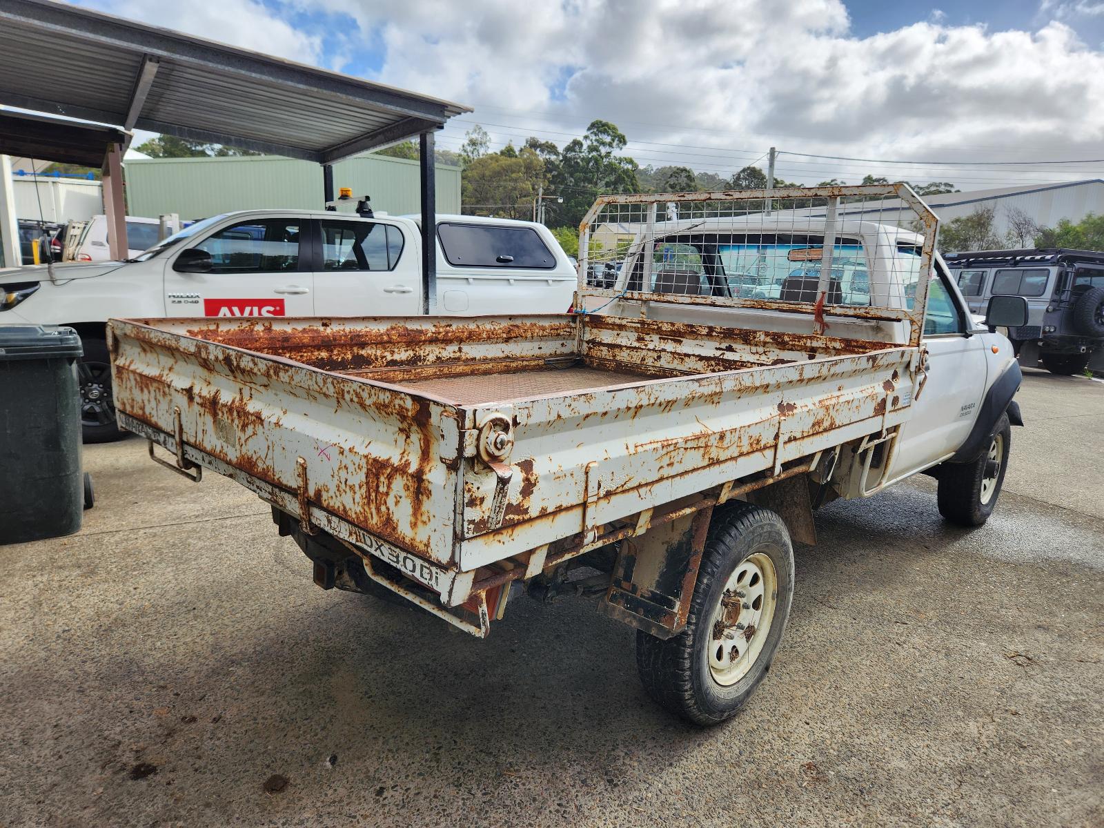 View Nissan Navara 2002 2 Door Pickup