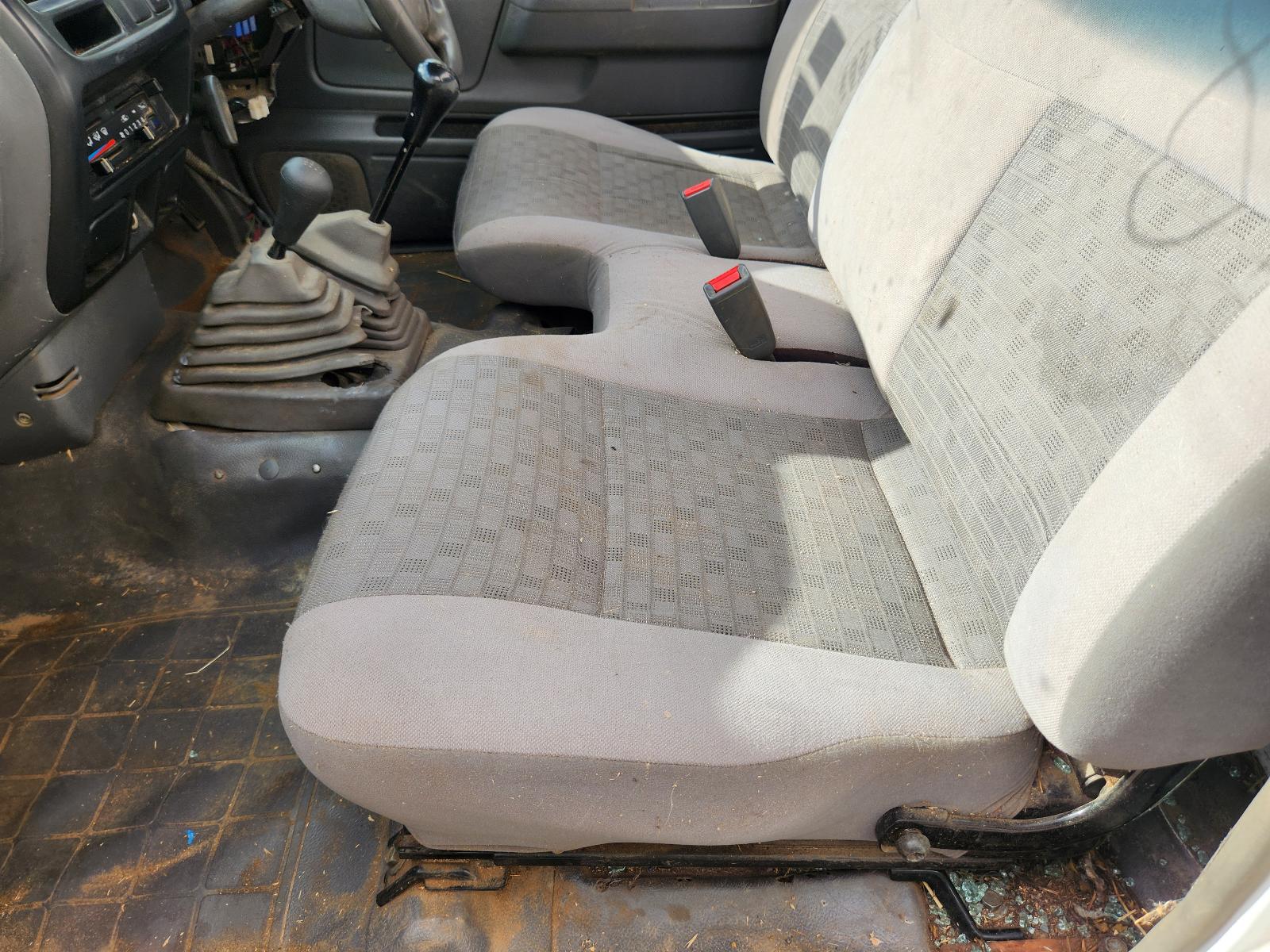 View Nissan Navara 2002 2 Door Pickup