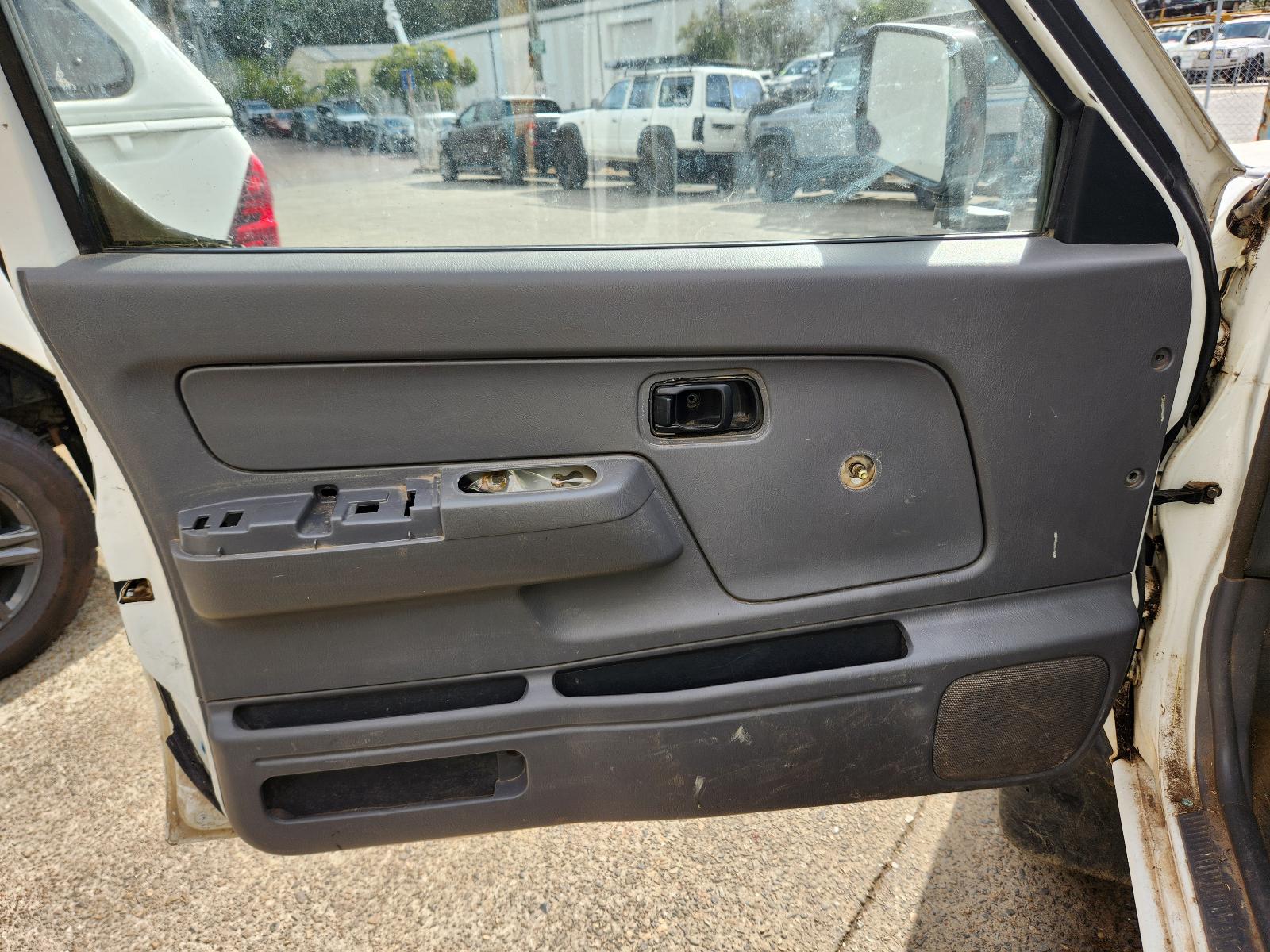 View Nissan Navara 2002 2 Door Pickup