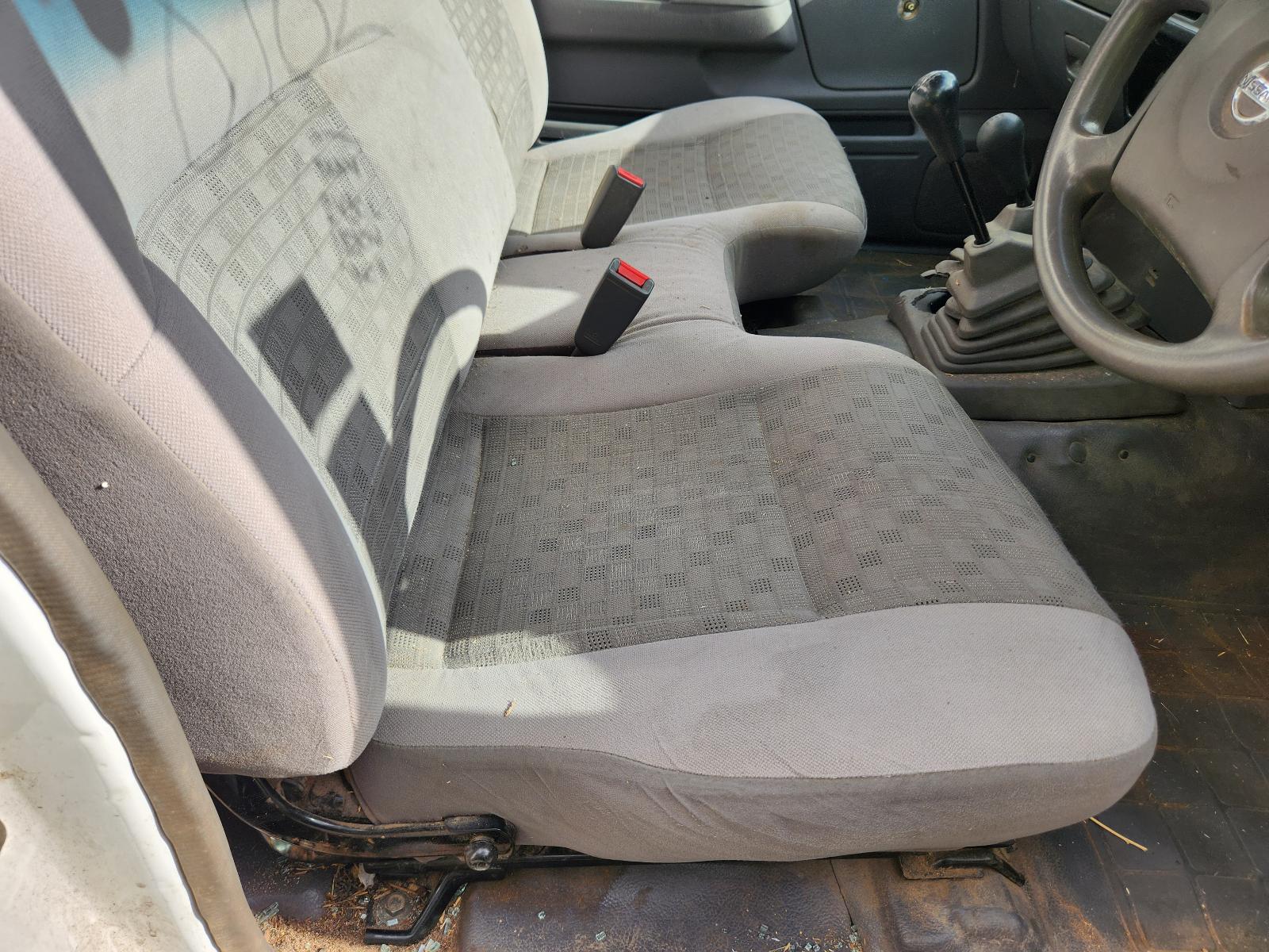 View Nissan Navara 2002 2 Door Pickup