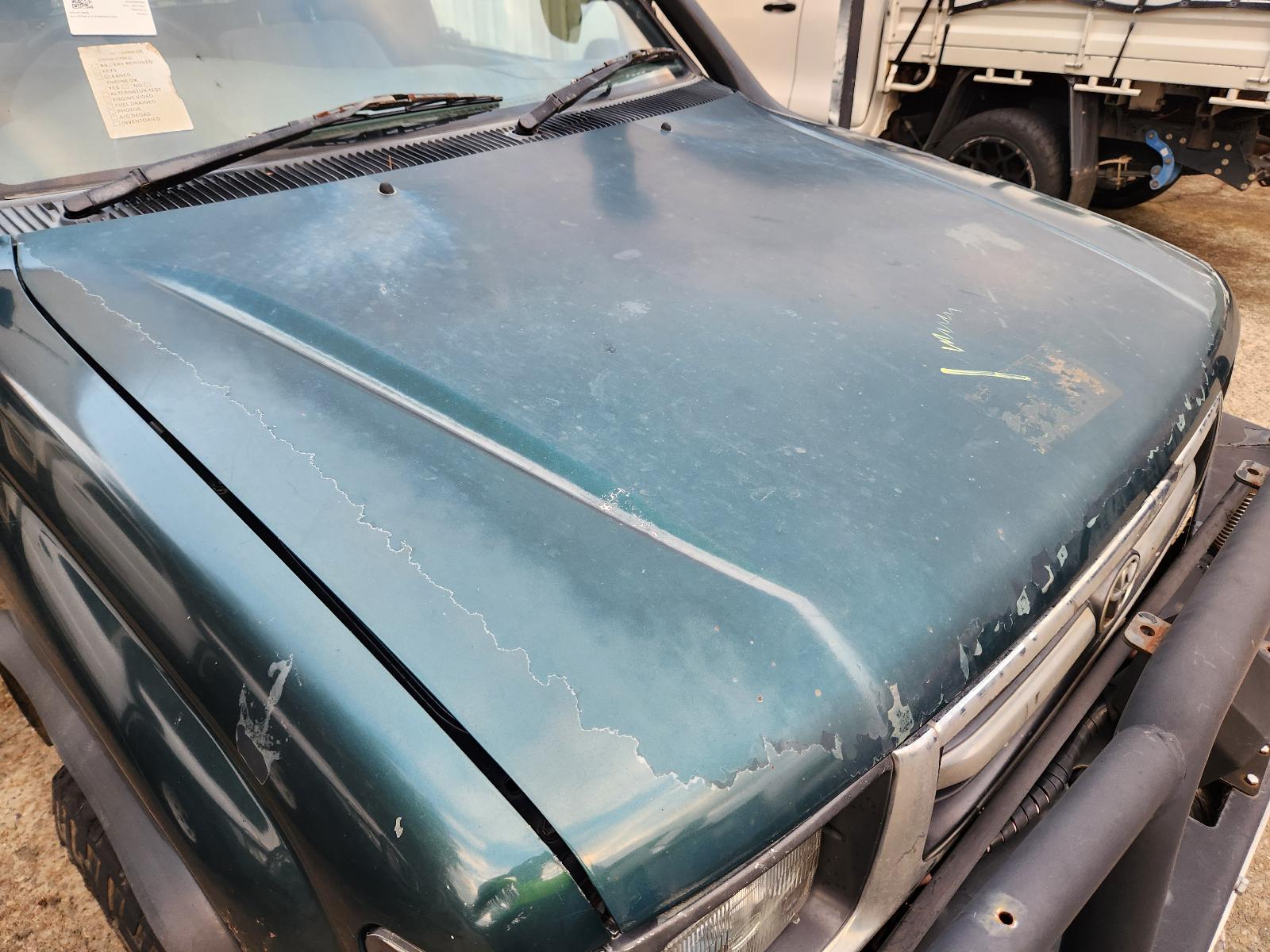 View Toyota Hilux 2000 2 Door Pickup