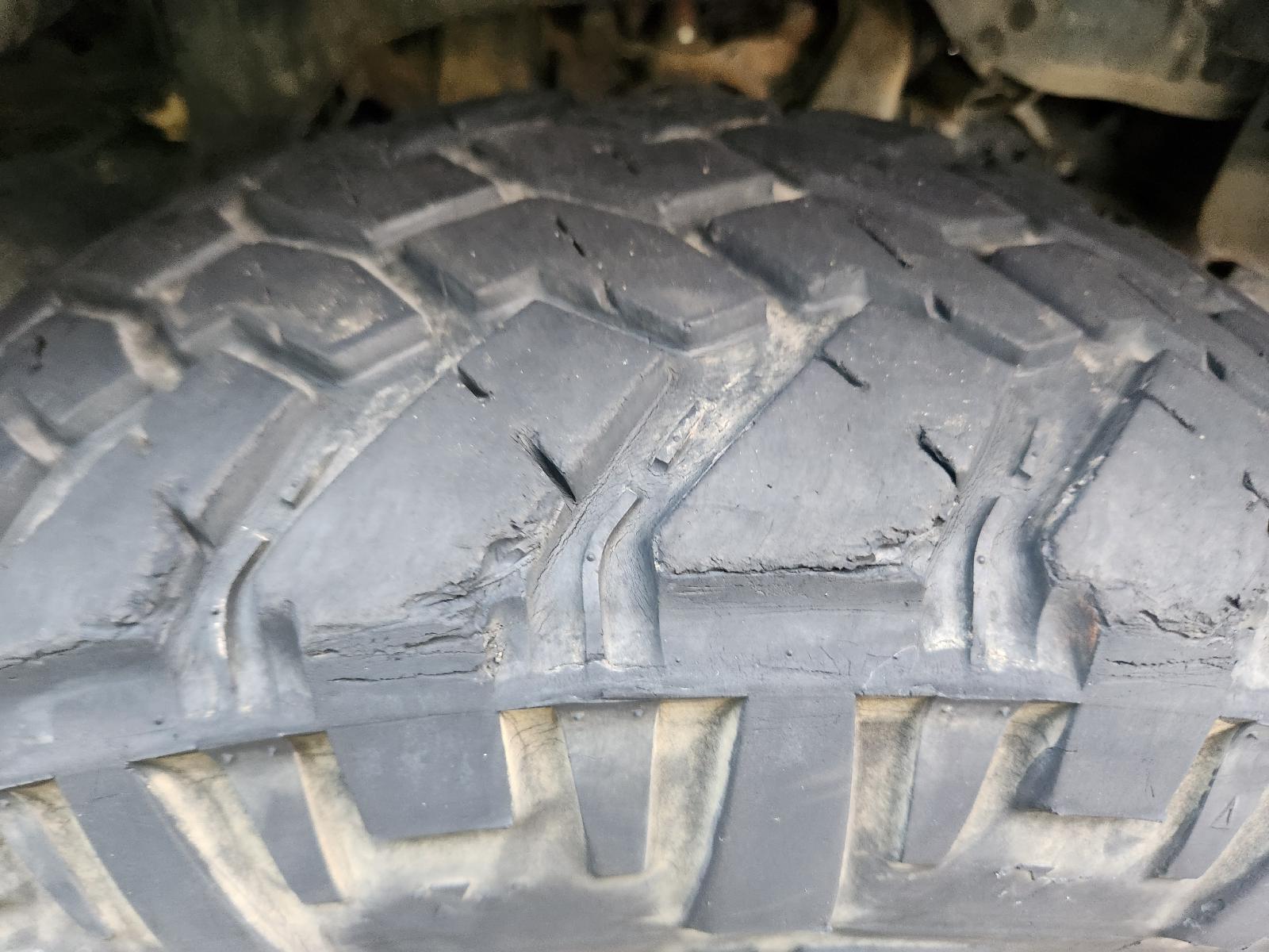 View Toyota Hilux 2000 2 Door Pickup