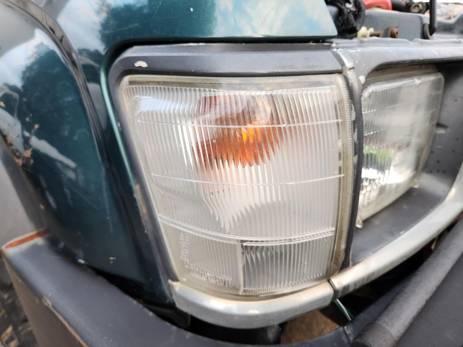 View Toyota Hilux 2000 2 Door Pickup