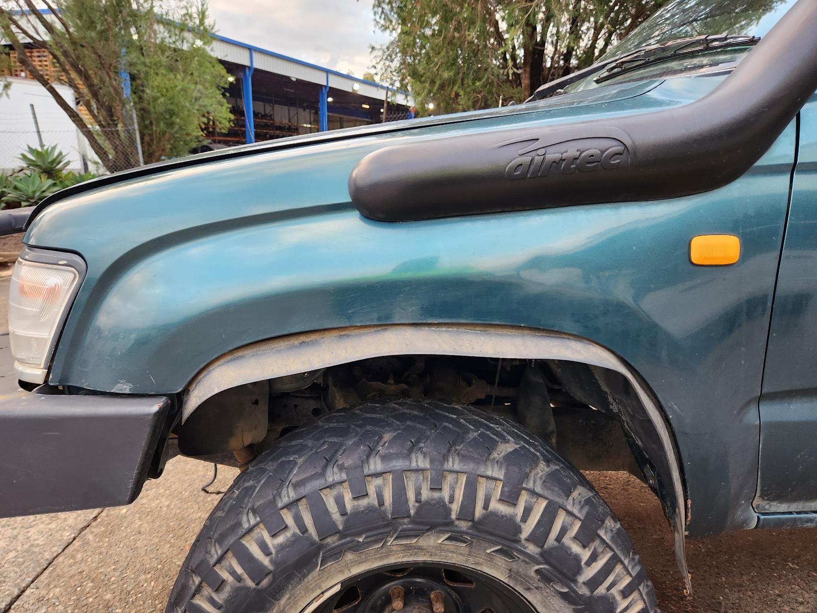 View Toyota Hilux 2000 2 Door Pickup