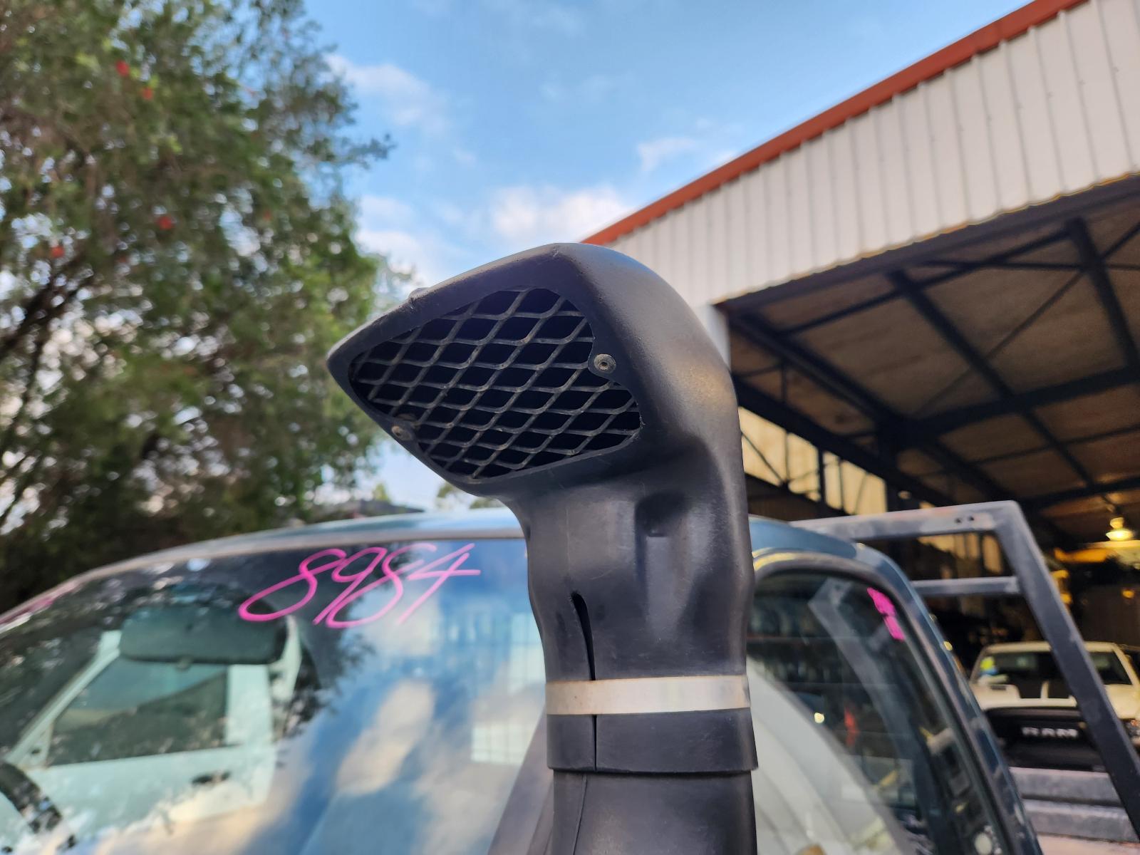 View Toyota Hilux 2000 2 Door Pickup