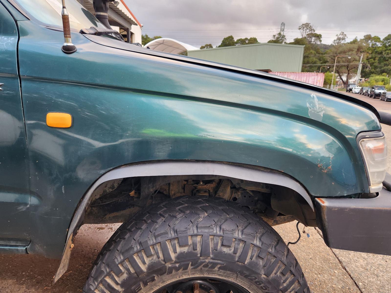 View Toyota Hilux 2000 2 Door Pickup