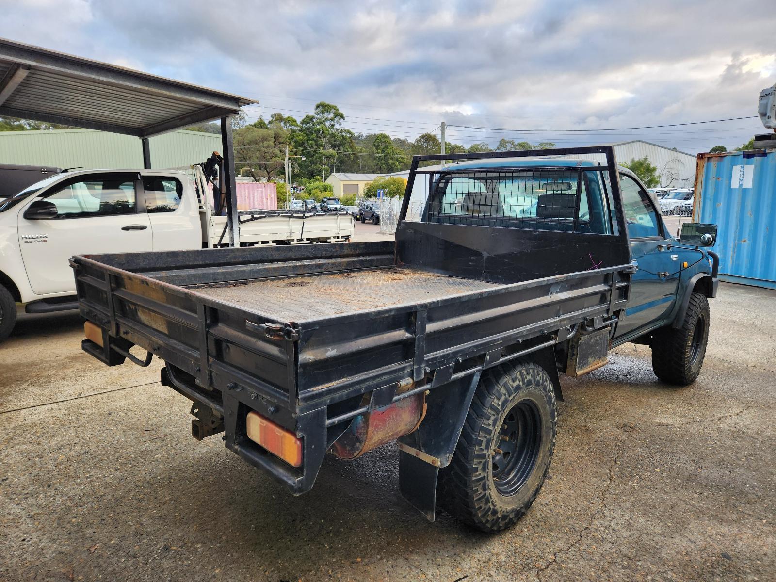 View Toyota Hilux 2000 2 Door Pickup