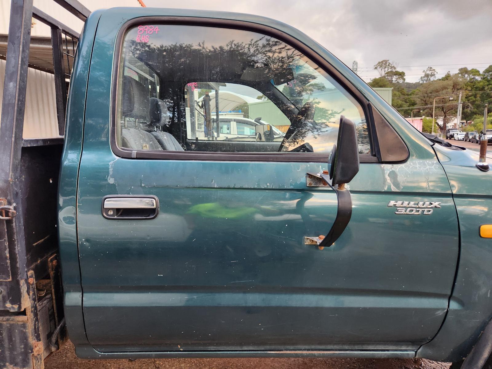View Toyota Hilux 2000 2 Door Pickup