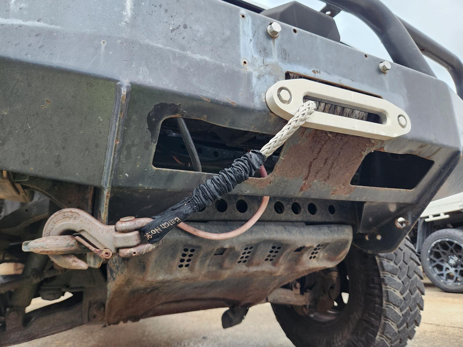 View Toyota Hilux 2000 2 Door Pickup