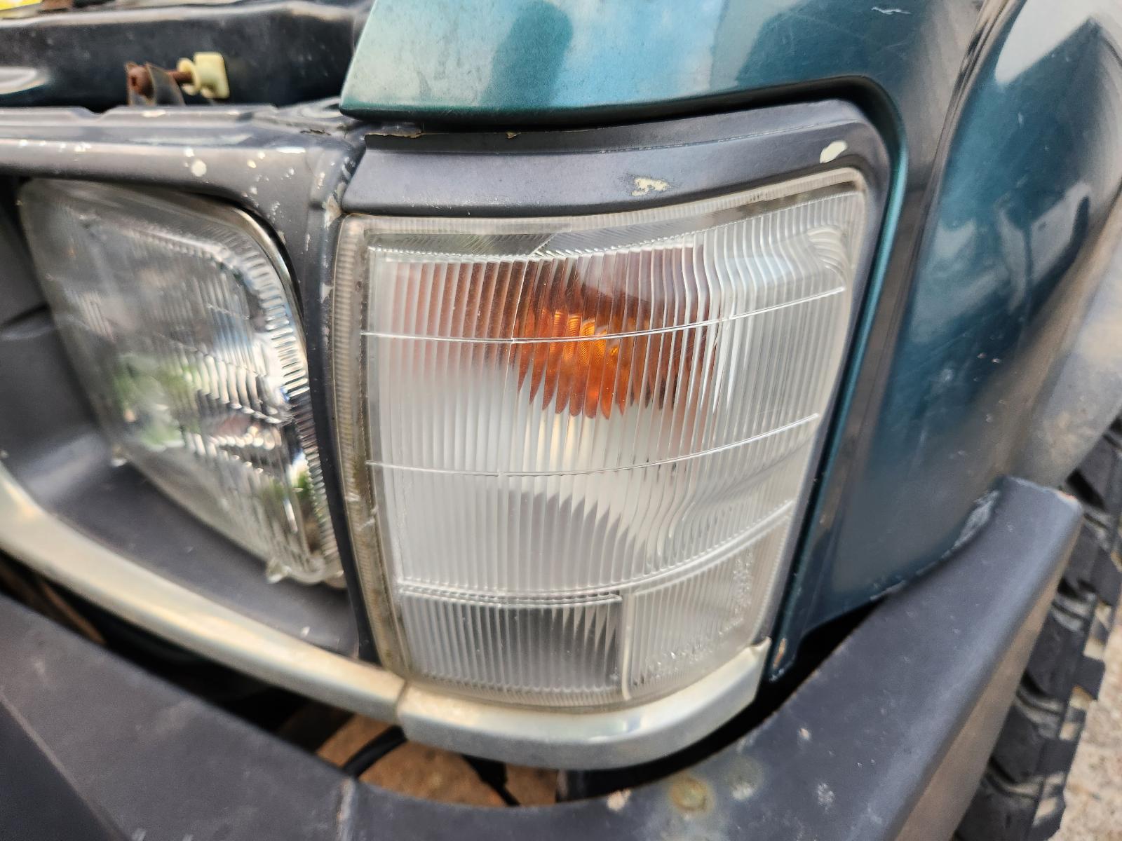 View Toyota Hilux 2000 2 Door Pickup