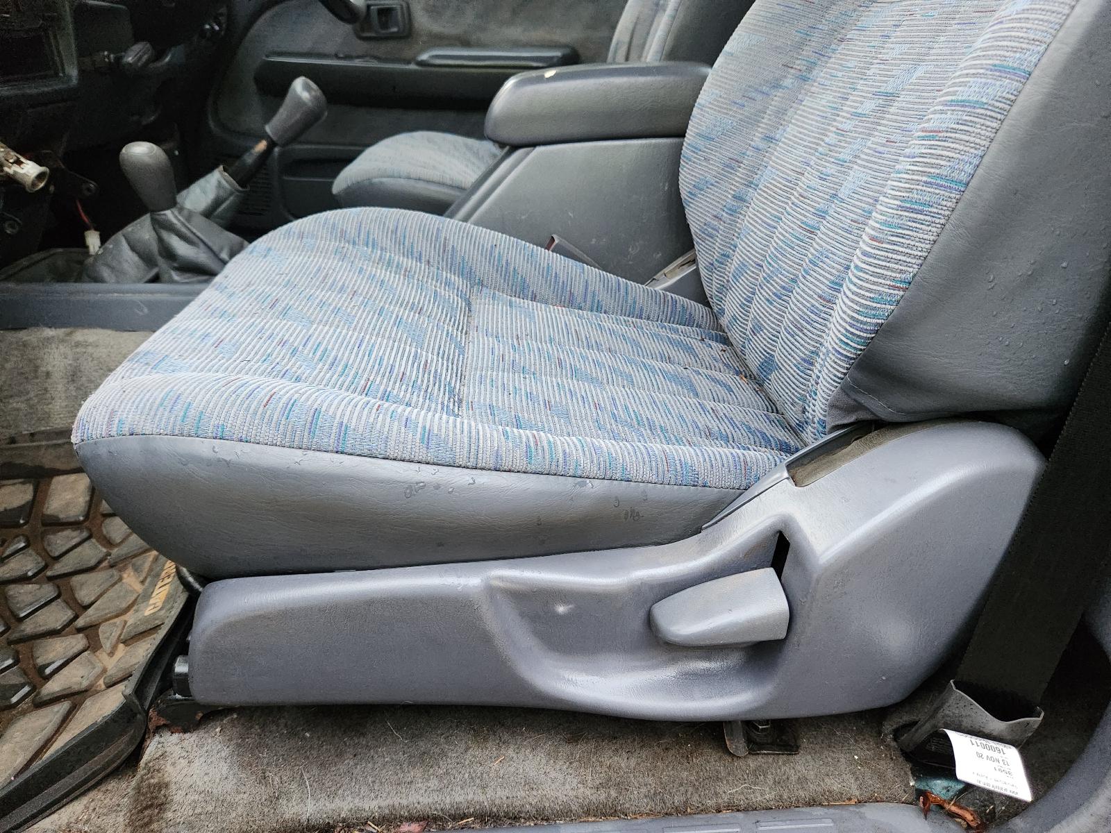 View Toyota Hilux 2000 2 Door Pickup