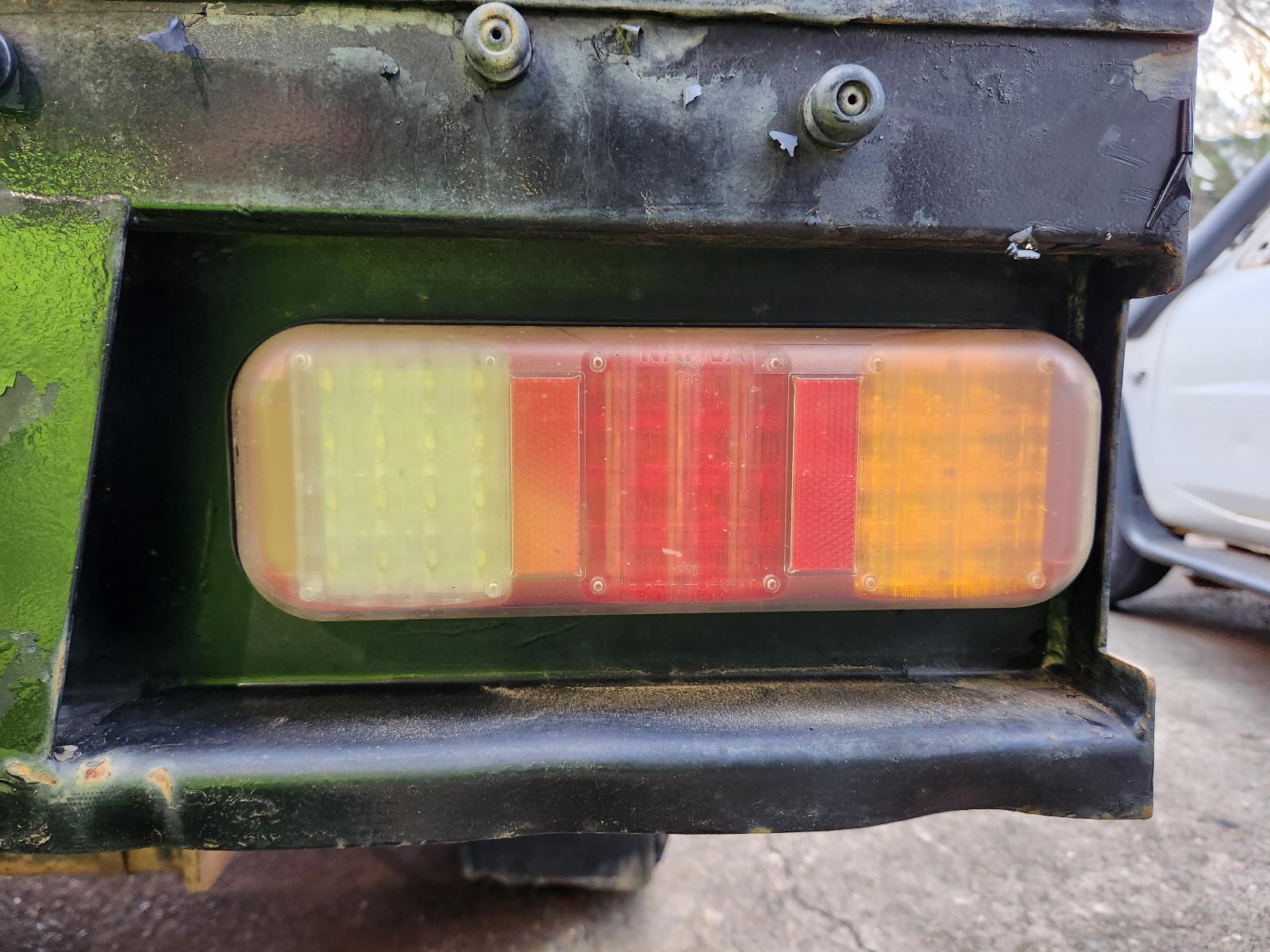 View Toyota Hilux 2000 2 Door Pickup