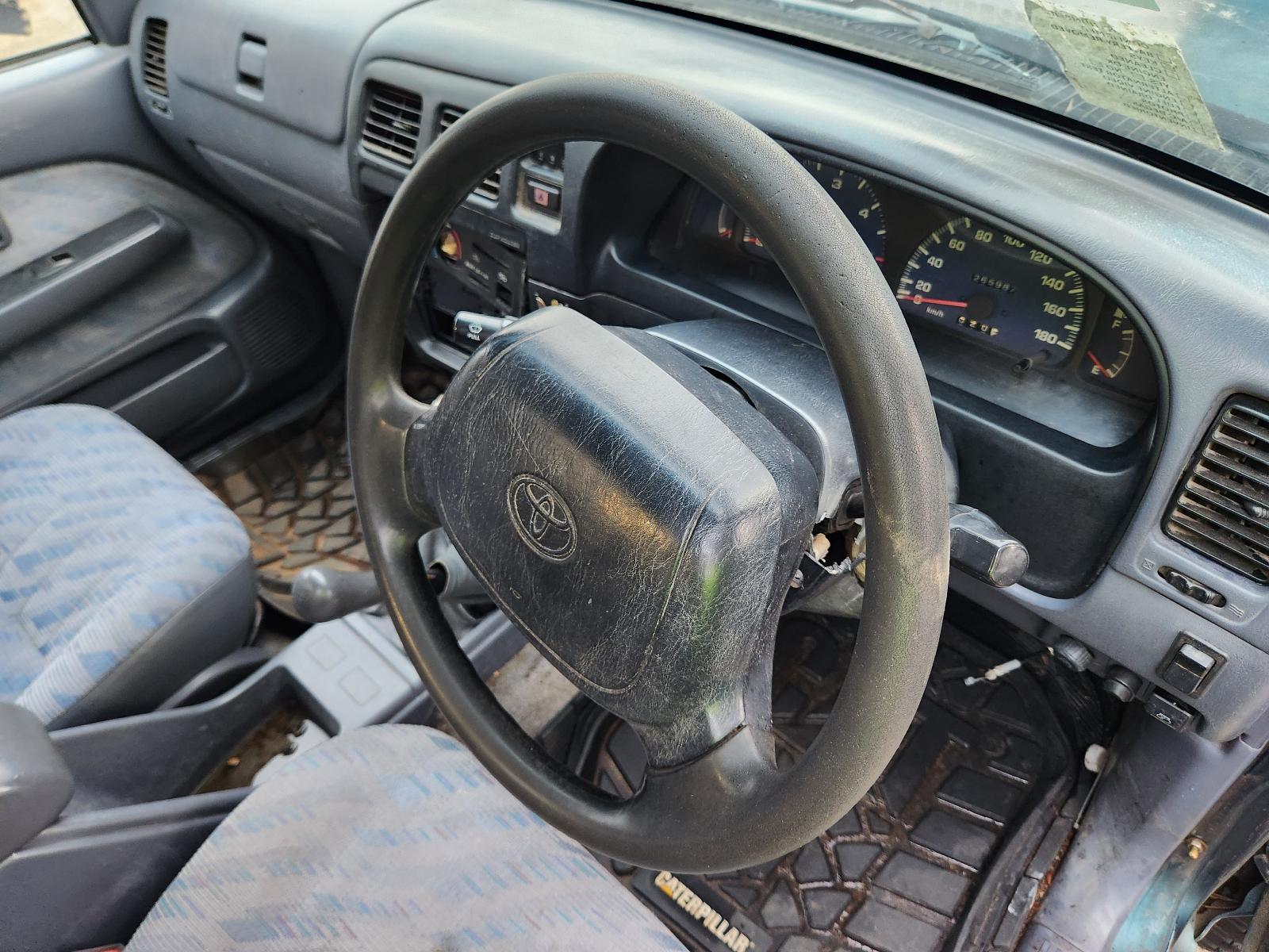View Toyota Hilux 2000 2 Door Pickup