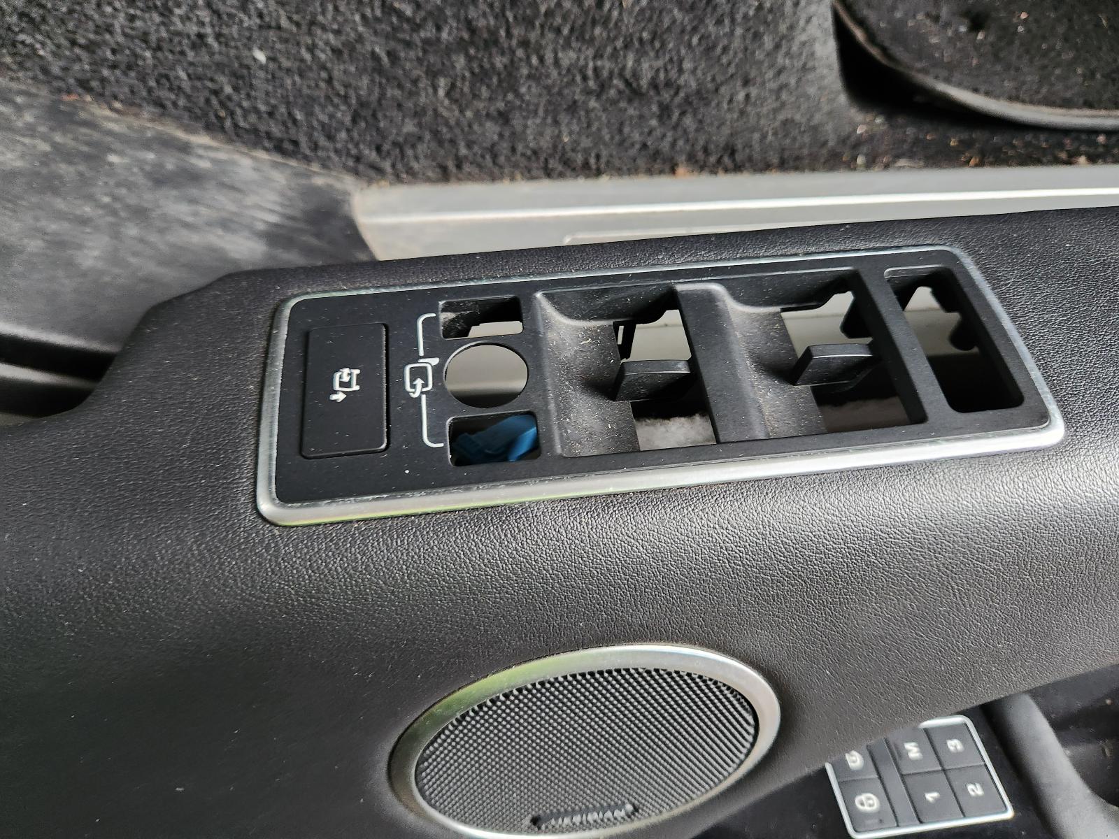 View Land Rover Rangerover 2016 4 Door Station Wagon