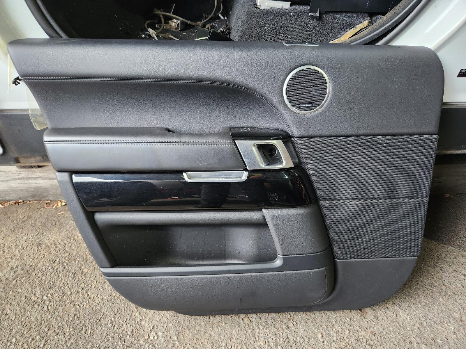 View Land Rover Rangerover 2016 4 Door Station Wagon