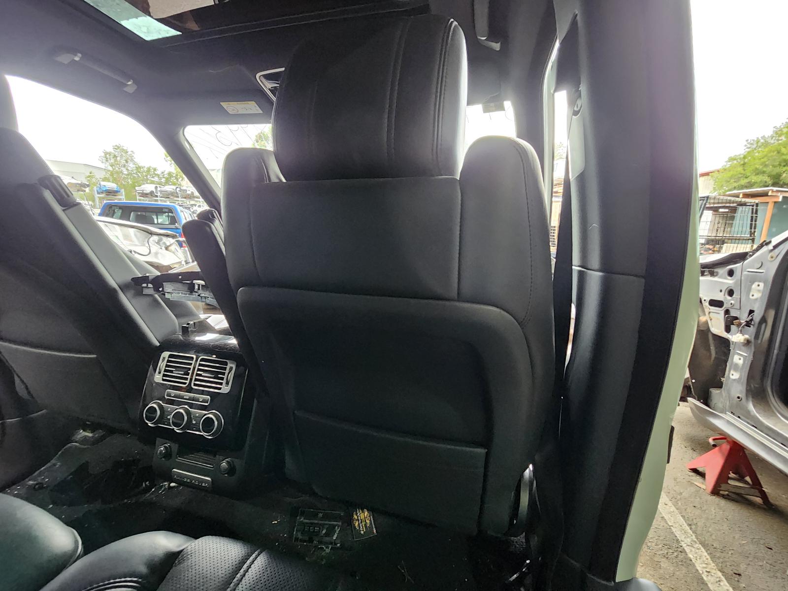 View Land Rover Rangerover 2016 4 Door Station Wagon