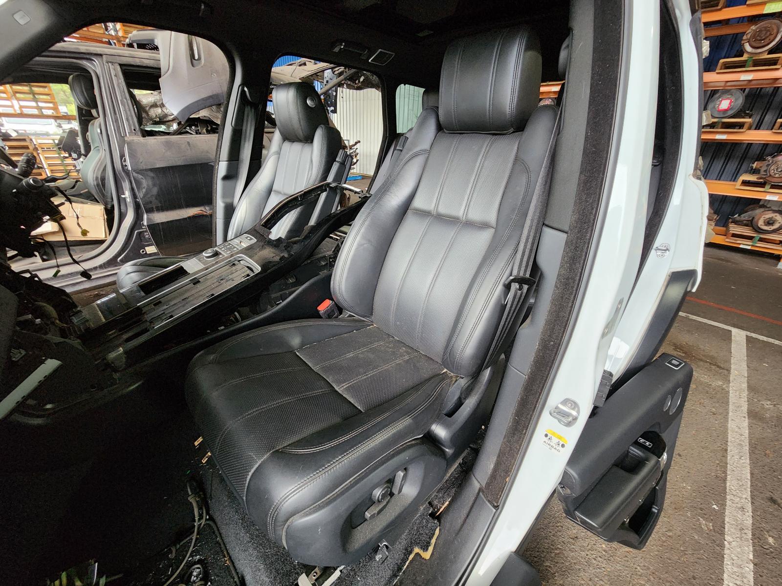 View Land Rover Rangerover 2016 4 Door Station Wagon