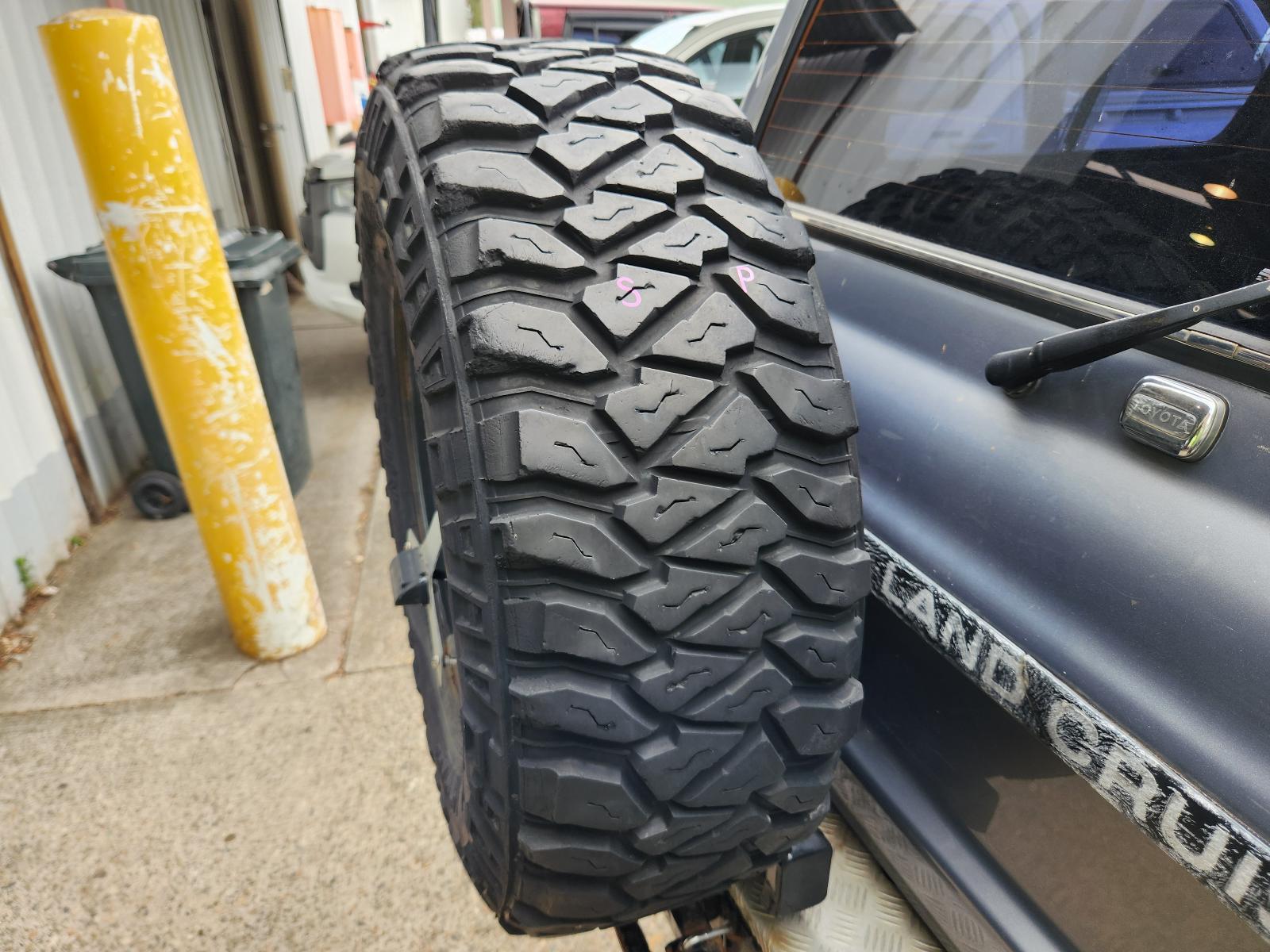 View Toyota Landcruiser 1995 4 Door Station Wagon