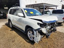 View Toyota Landcruiser 2015 4 Door Station Wagon