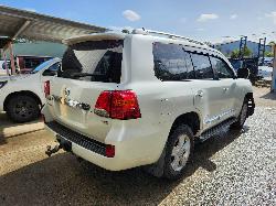 View Toyota Landcruiser 2015 4 Door Station Wagon