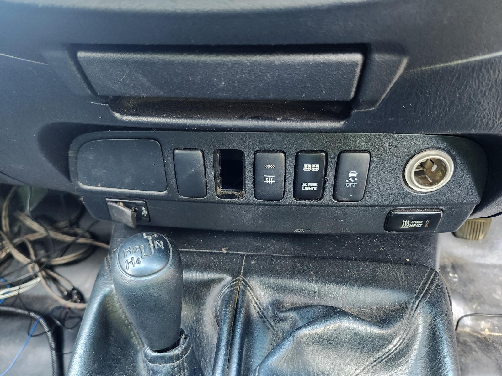 Toyota Hilux 2015 4 Door Utility View Toyota Hilux 2015 4 Door Utility