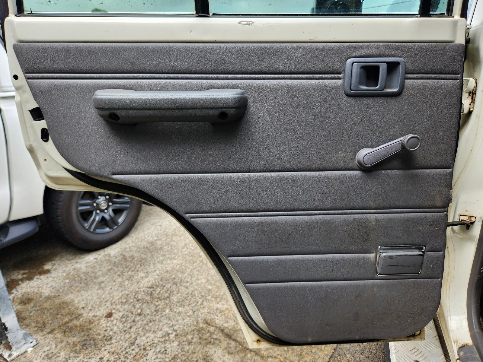 View Toyota Landcruiser 2013 4 Door Pickup