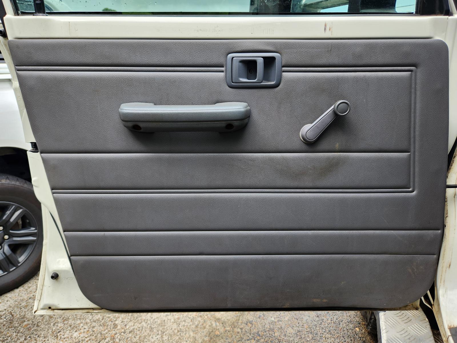 View Toyota Landcruiser 2013 4 Door Pickup