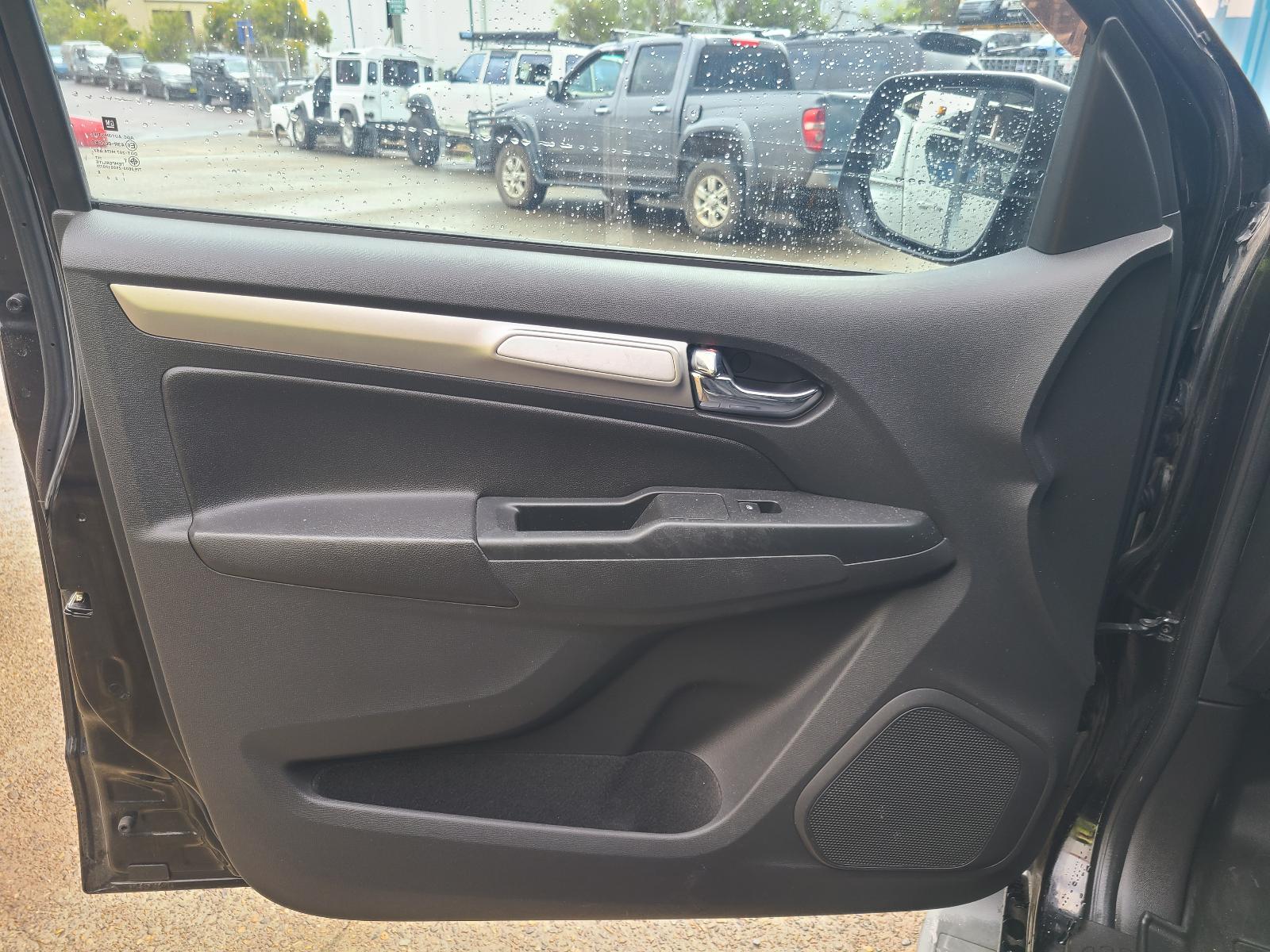 Holden Trailblazer 2019 4 Door Station Wagon View Holden Trailblazer 2019 4 Door Station Wagon