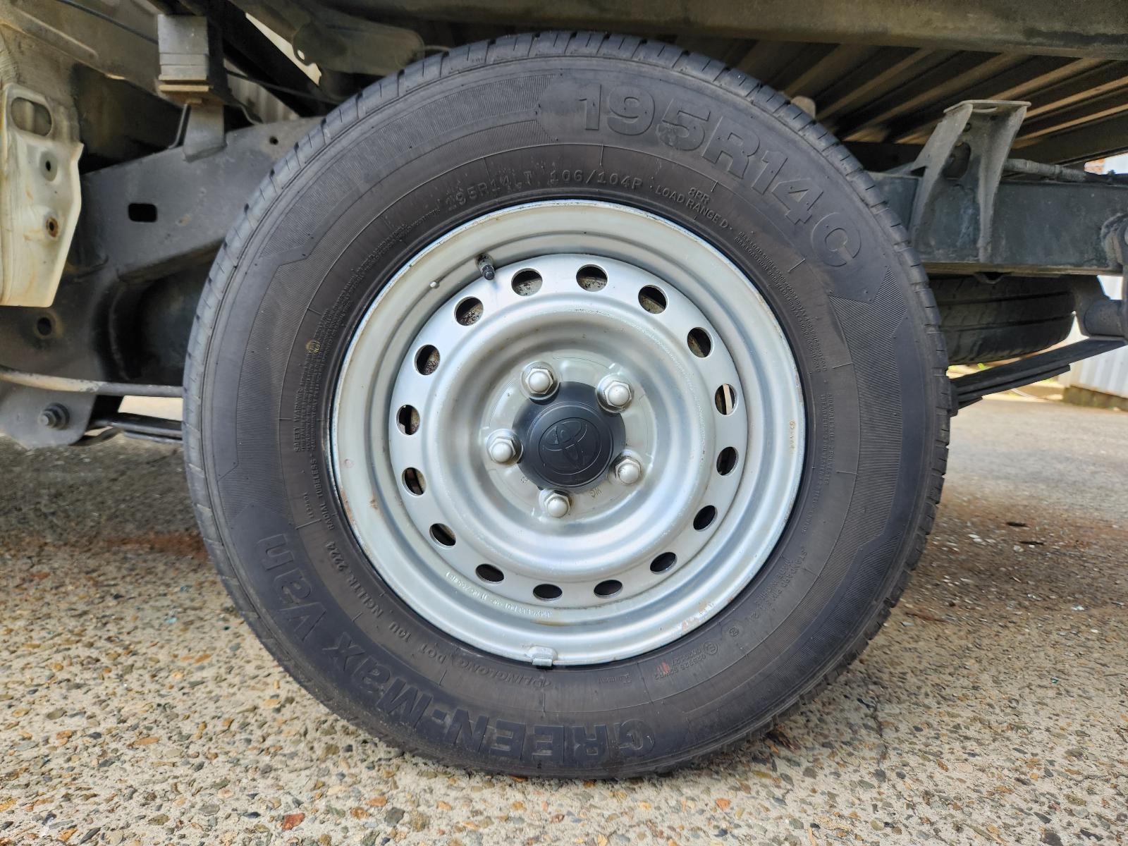 View Toyota Hilux 2006  