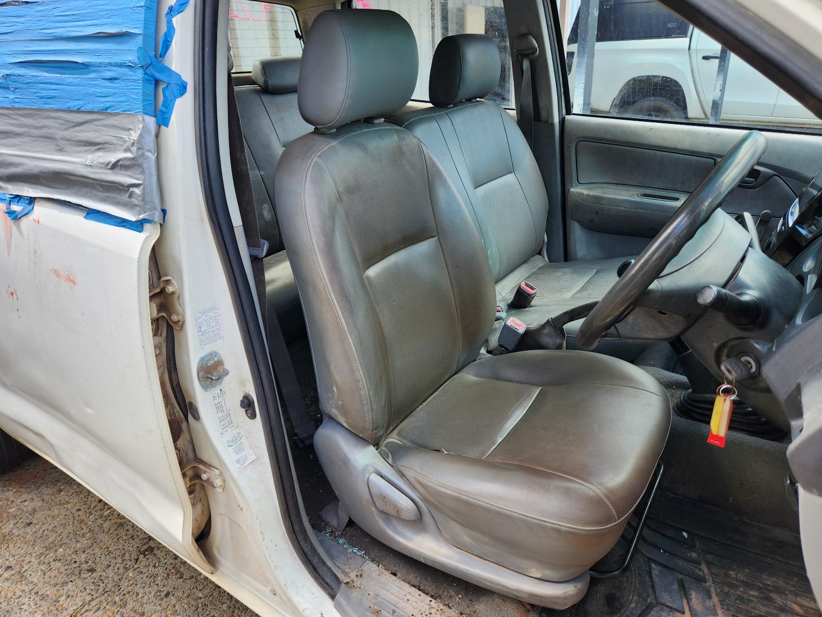 View Toyota Hilux 2006  