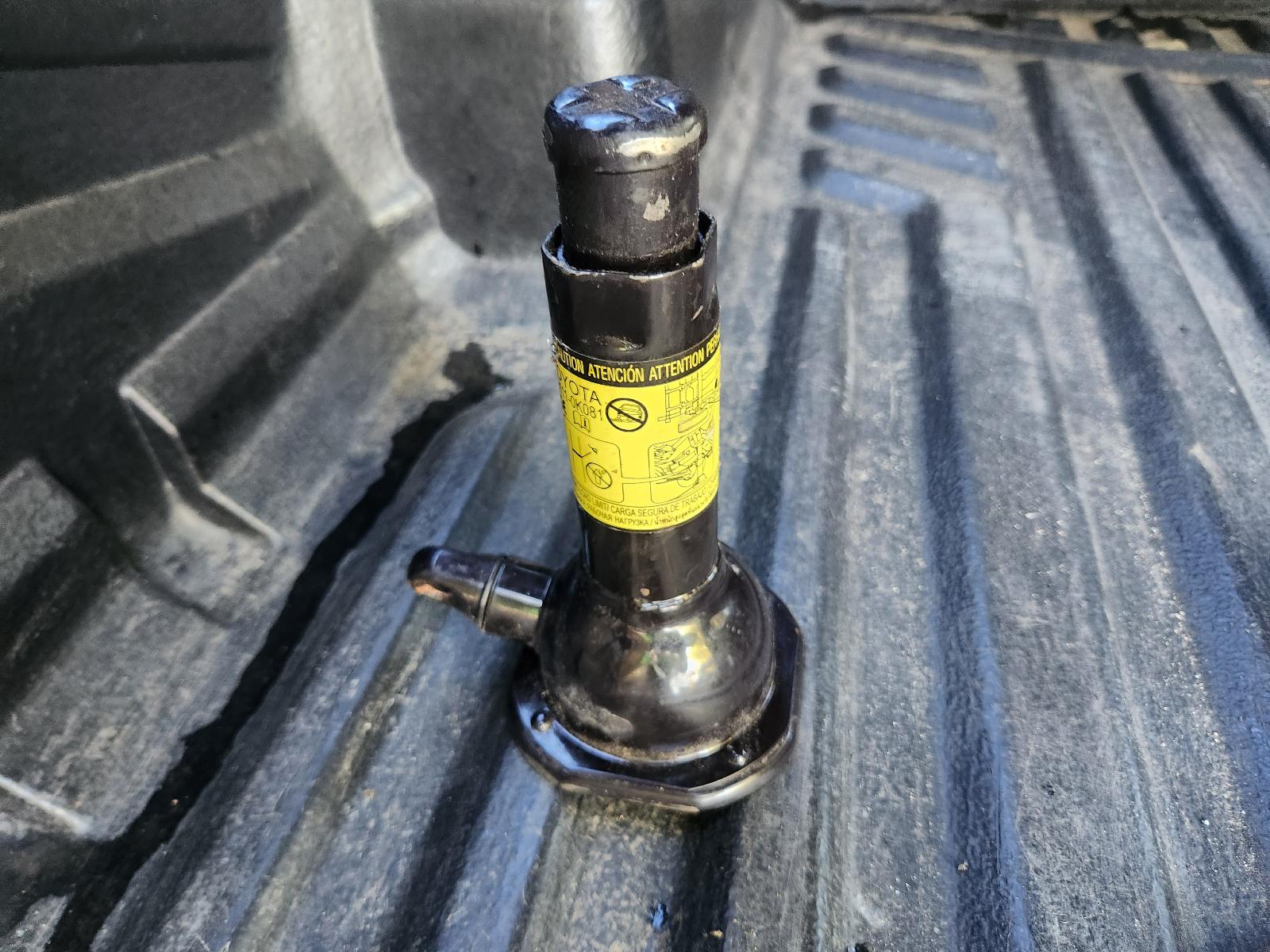 Toyota Hilux 2013 4 Door Utility View Toyota Hilux 2013 4 Door Utility