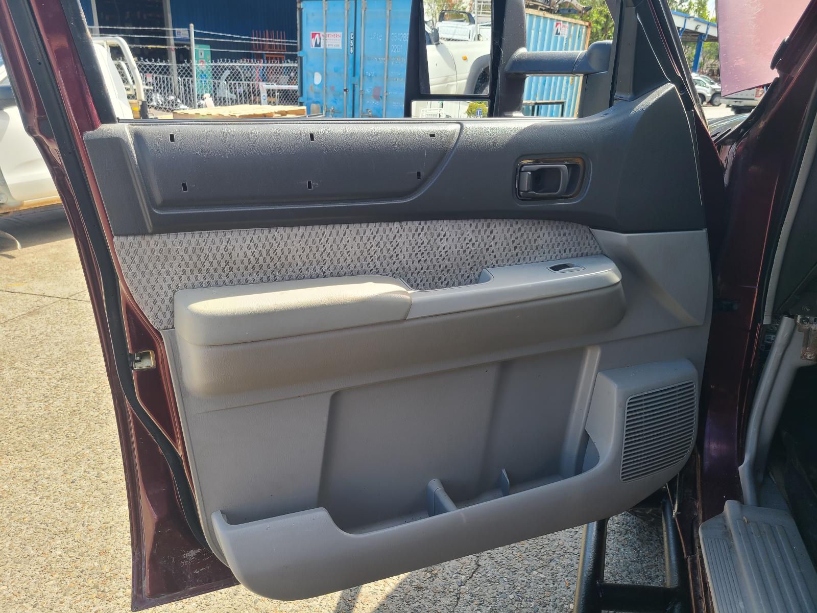 View Nissan Patrol 2003 4 Door Station Wagon