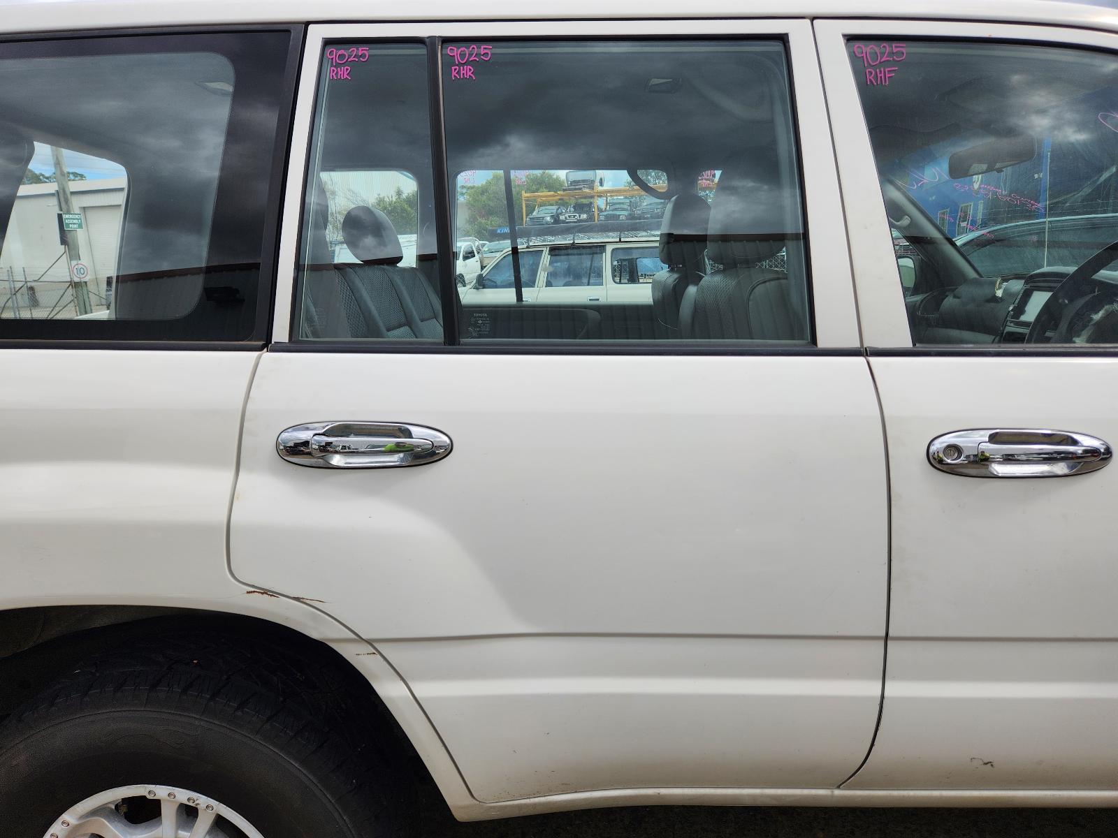 View Toyota Landcruiser 2003 4 Door Station Wagon