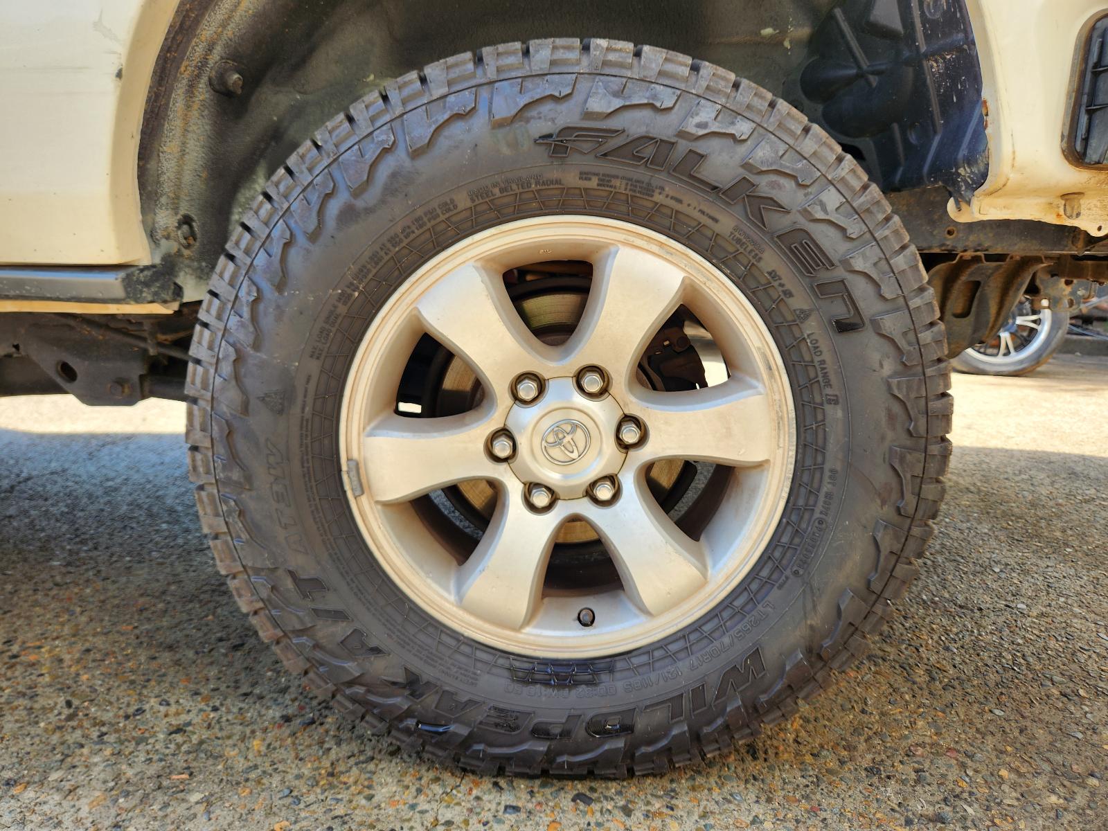 View Toyota Prado 2006 4 Door Station Wagon